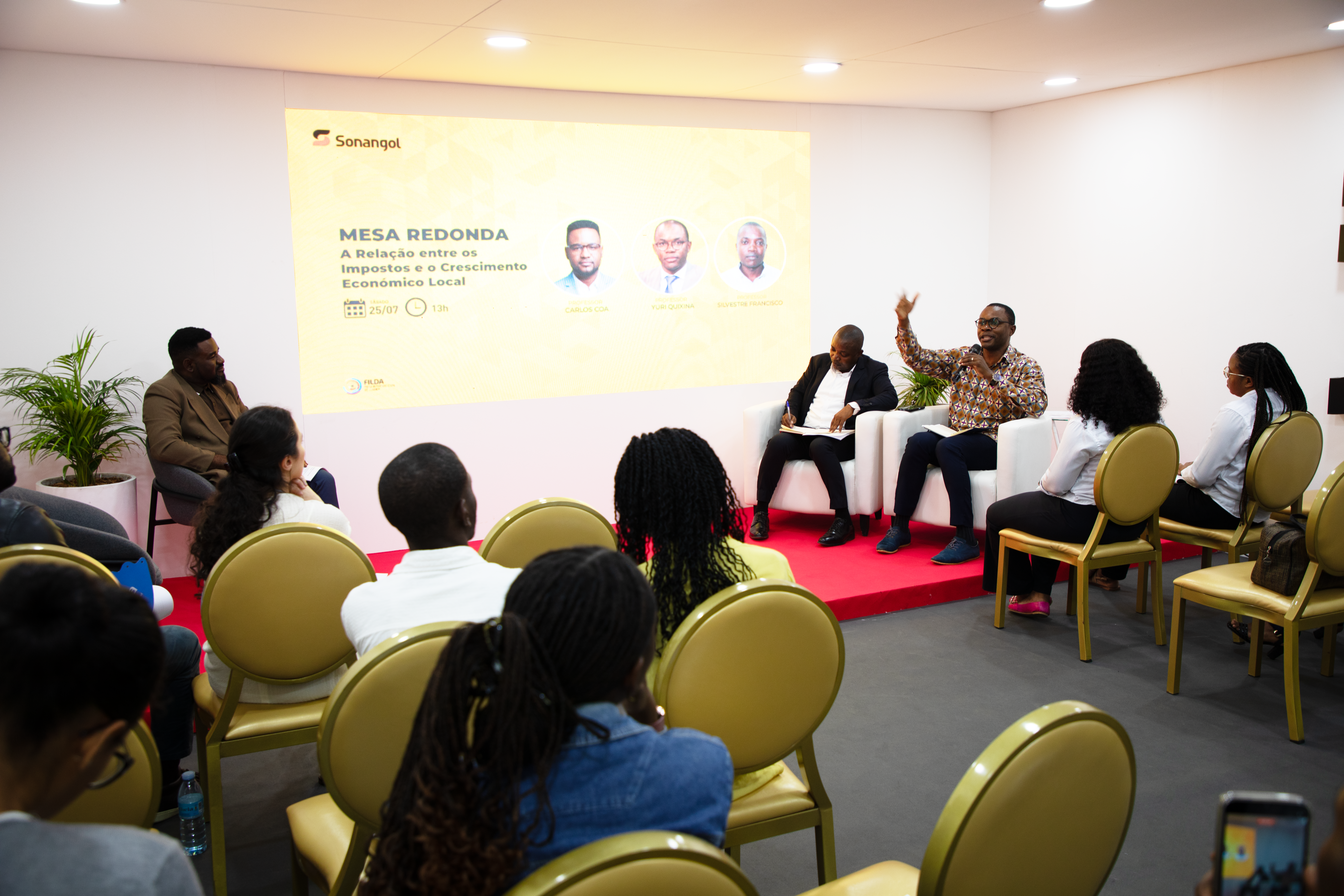 ISPTEC DEBATE RELA&Ccedil;&Atilde;O ENTRE IMPOSTOS E CRESCIMENTO ECON&Oacute;MICO NO STAND DA SONANGOL NA FILDA