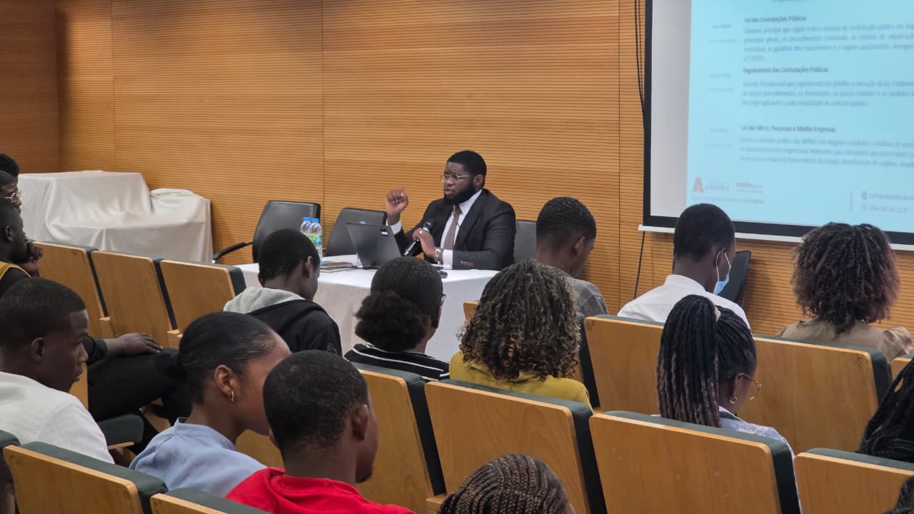 ISPTEC ACOLHE PALESTRA SOBRE CONTRATA&Ccedil;&Atilde;O P&Uacute;BLICA E OPORTUNIDADES DE NEG&Oacute;CIO PARA ESTUDANTES