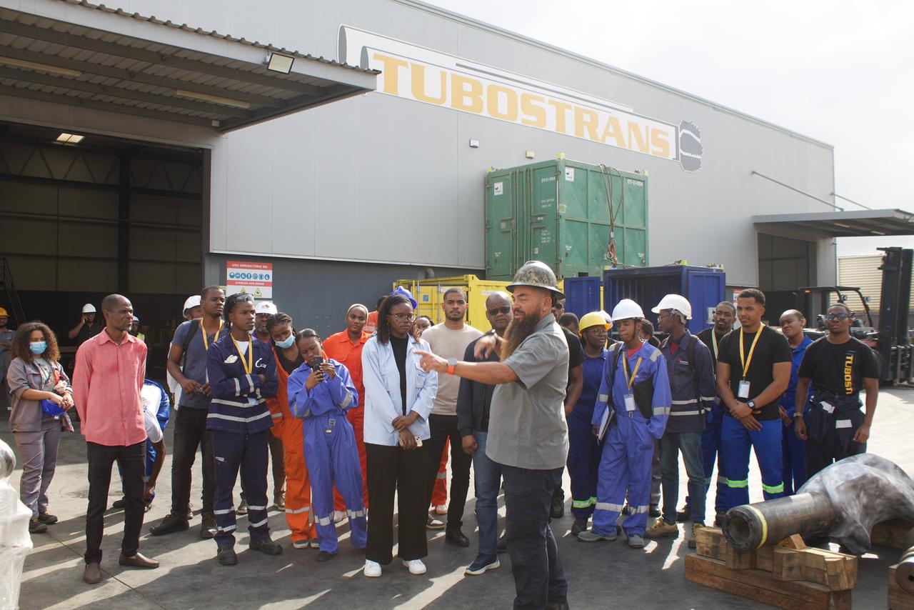 VISITA &Agrave; TUBOSTRANS REFOR&Ccedil;A FORMA&Ccedil;&Atilde;O PR&Aacute;TICA DE ESTUDANTES DO ISPTEC