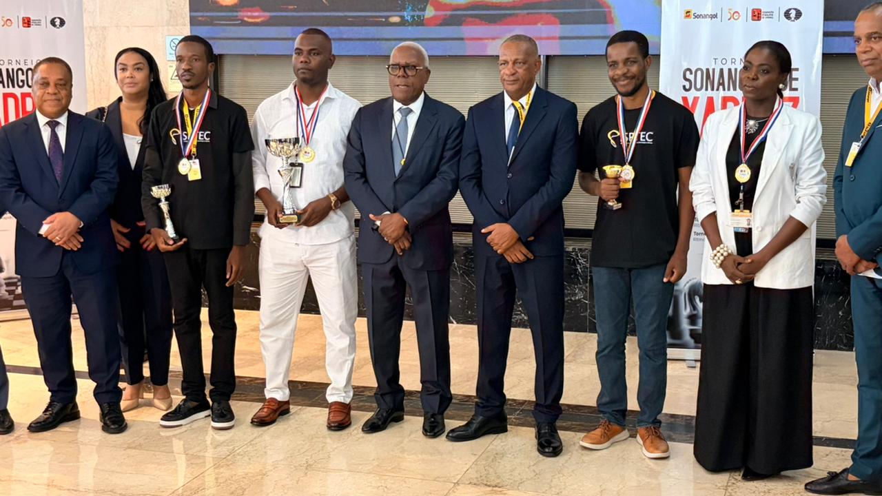 ISPTEC DESTACA-SE NOS EVENTOS DESPORTIVOS CORPORATIVOS EM SAUDA&Ccedil;&Atilde;O AOS 50 ANOS DA SONANGOL